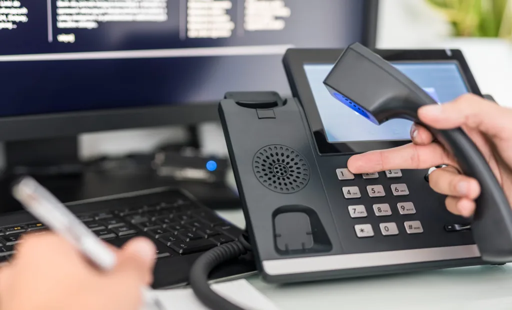 Vict Automatisering bereikbaar voor contact via telefoon en e-mail